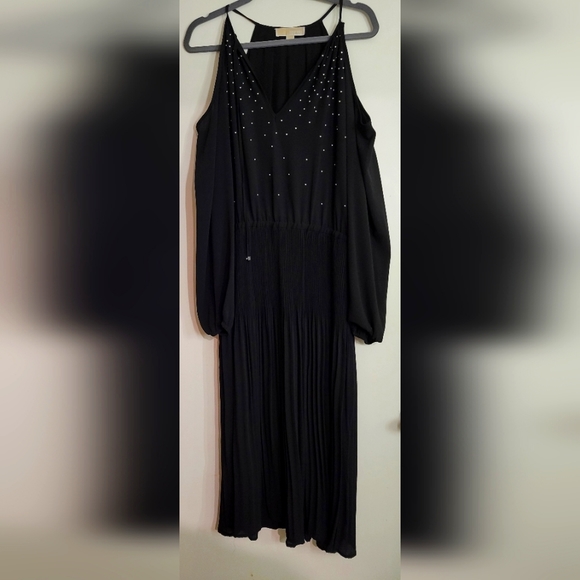Bare shoulder pleated Michael Kors dress with silver bead accents. - Picture 1 of 1
